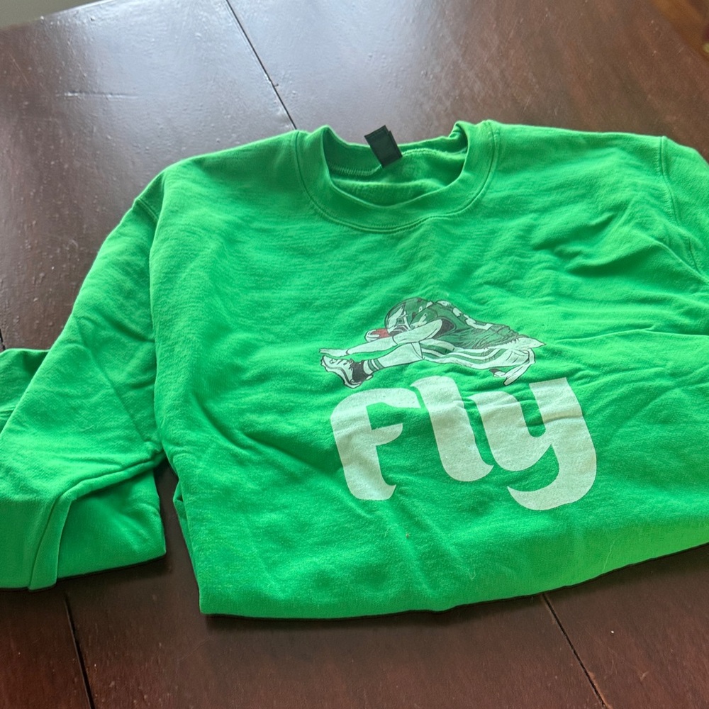 Green Philadelphia Eagles Sweat Shirt with Fly Graphic
